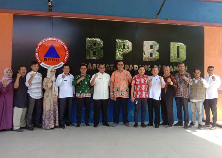 Rombongan Pemkab Indragiri Hilir (Inhil), Riau saat kunjungi BPBD Padangpariaman, Jumat (21/7). (Dok : Istimewa)
