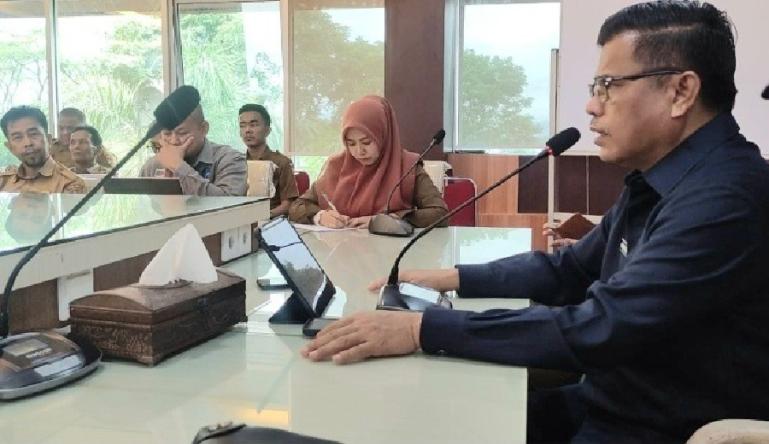 Sekko Bukittinggi, Martias Wanto, buka rakor PPID Utama dan Pelaksana se pemko setempat di Balaikota Bukittinggi, Selasa (18/7). (Dok : Istimewa)