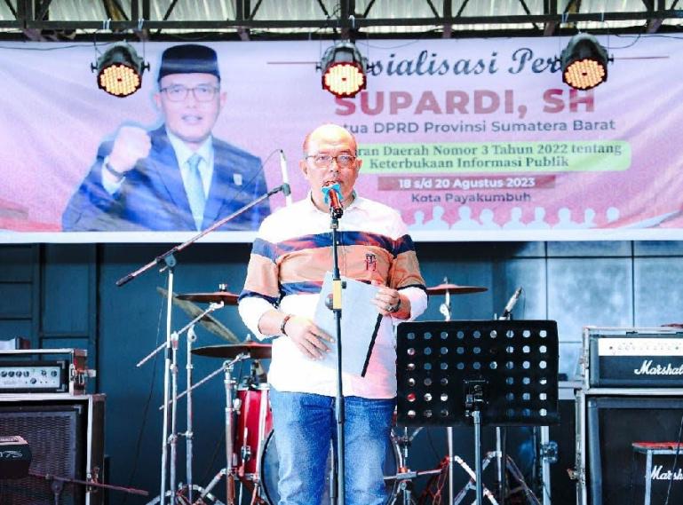 Ketua DPRD Sumbar Supardi sosialisasikan Perda menyangkut KIP di Payakumbuh, Sabtu (19/8). (Dok : Istimewa)