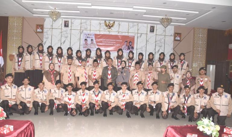 Pelepasan kontingen Pramuka Kota Pariaman dilakukan Wali Kota Genius Umar, Kamis (10/8).  (Dok : Istimewa)