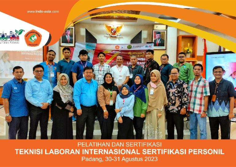 Foto bersama narasumber dan peserta pelatihan pelatihan dan sertifikasi Teknisi Lab Internasional yang diadakan PNP, Kamis (31/8). (Dok : Istimewa)