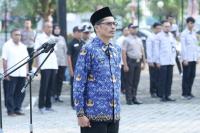 DPRD Sumbar Gelar Upacara Bendera Peringatan HUT RI ke 78: Raflis Tekankan Sekretariat DPRD Mampu Jaga Marwah Lembaga