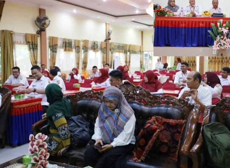 Peserta sosialisasi Meta Data dan Aplikasi Rekomendasi Statistik (Romantik) serius ikuti kegiatan di Aula Sambalado Kota Pariaman, Rabu (6/9). (Dok : Istimewa)