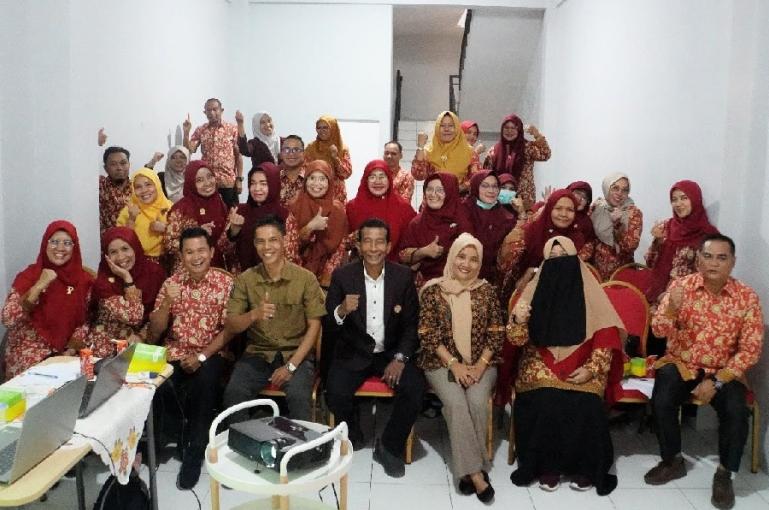 Foto bersama usai Sosialisasi Pedoman Skala Upah, Sabtu (16/9). (Dok : Istimewa)