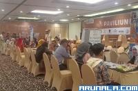 Suasana transaksi seller dan buyer di areal tabletop di ajang travel mart WIES 2023 di Padang, Kamis siang (7/9). (Foto : Arzil)