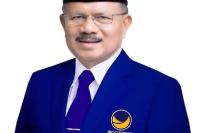 Ali Mukhni bacaleg DPR RI dari NasDem Sumbar dan juga mantan Bupati Padangpariaman dua periode semasa hidup. (Dok : Istimewa)