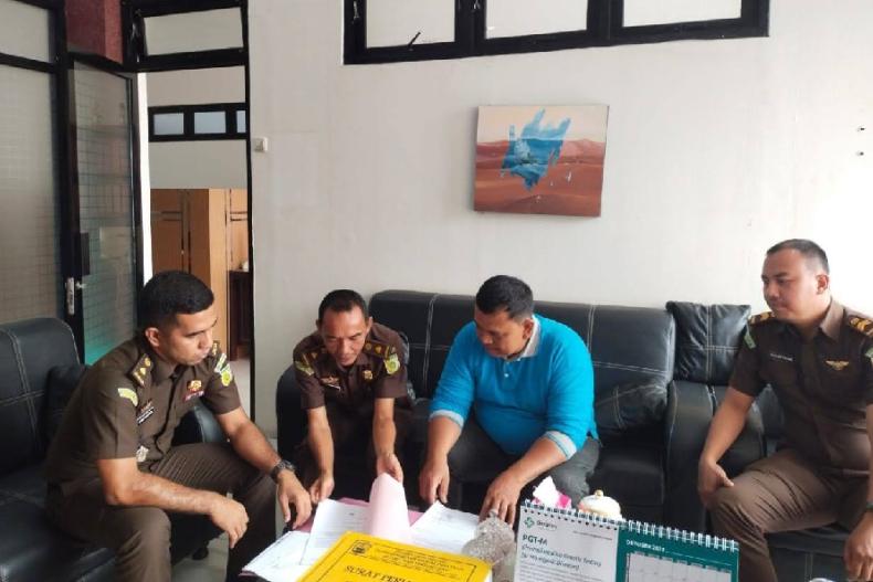 Tim eksekutor Kejari Pariaman bersiap antarkan terpidana Syafrizal Amin ke Lapas Kelas II B Pariaman, Rabu (18/10). (Dok : Istimewa)