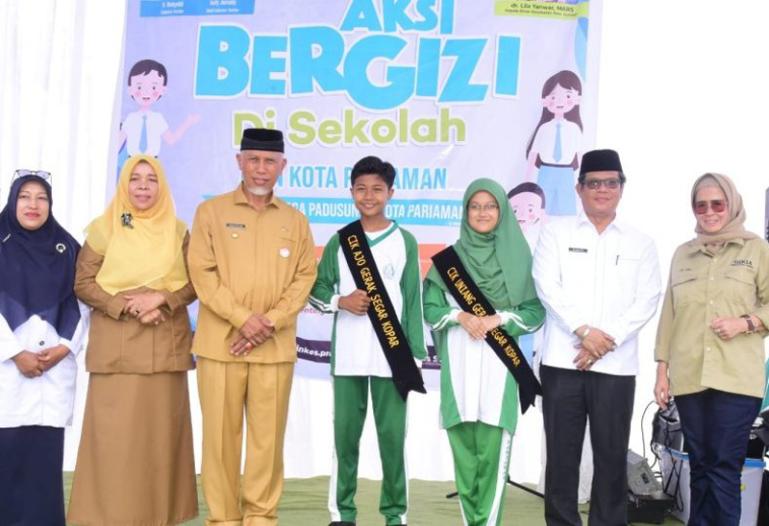 Gubernur Sumbar Mahyeldi canangkan Gerakkan Nasional Aksi Bergizi Sekolah di MAN 1 Kota Pariaman, Senin (23/10) pagi. (Dok : Istimewa)