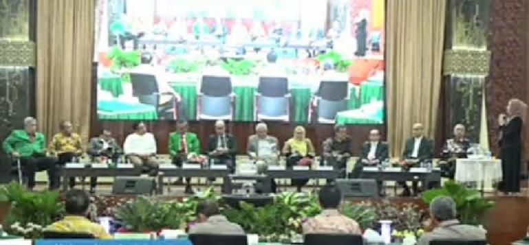 Tangkapan layar kanal YouTube Unand 12 bakal calon rektor Unand saat pemaparan dan pendalaman program kerja pada Rapat Paripurna Senat Akademik di Convention Hall Unand, Selasa (17/10). (Dok : Istimewa)