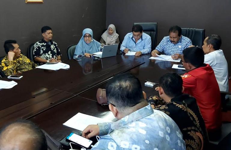 Ketua Tim Pembahasan Ranperda Perhutanan Sosial Arkadius Dt Intan Bano, yang didampingi anggota Ketua dan anggota Komisi II DPRD Sumbar di Jakarta, Jumat (20/10). (Dok : Istimewa)