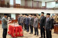 8 Pejabat Baru Dilantik di Ruang Sidang Utama DPRD Sumbar