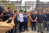 Tolak Putusan MK Soal Batas Usia Capres: Mahasiswa Peduli Demokrasi di Sumbar Demo ke DPRD Provinsi
