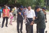 Wagub Sumbar Lauching Bersih Pantai di Mentawai: Penting Jaga Kebersihan Destinasi Wisata
