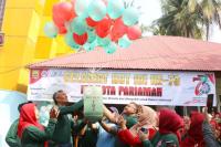 Pj Wali Kota Pariaman, Roberia lepaskan balon pada peringatan HUT IDI yang diadakan IDI cabang Kota Pariaman, Minggu (12/11). (Dok : Istimewa)