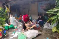 Berkat AQUA, Warga Kayu Aro Berdaya dari Bank Sampah