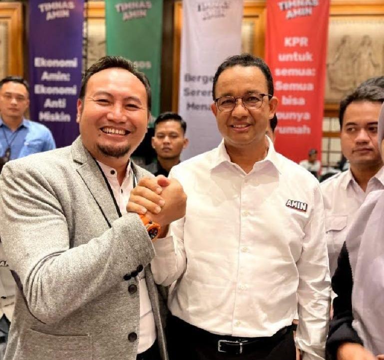 Kapten TKD AMIN Sumbar, Rahmat Saleh bersama Capres Anies Baswedan. (Dok : Istimewa)
