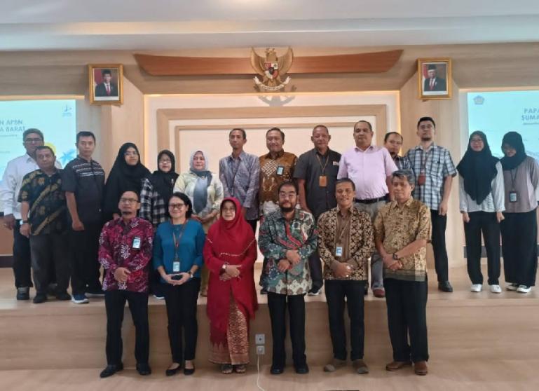 Anggota Komite IV DPD RI, H Leonardy Harmainy Dt Bandaro Basa, S.IP., MH bersama Kepala Kanwil DPJb Sumbar, Syukriah dan jajarannya saat kunjungan kerja ke kantor itu, beberapa hari lalu. (Dok : Istimewa)