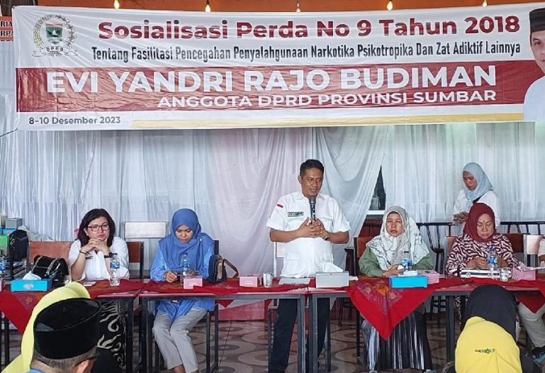 Anggota DPRD Sumbar Evi Yandri Rajo Budiman gelar sosialisasi Perda nomor 9 tahun 2018 di Padang, Sabtu (9/12). (Dok : Istimewa)