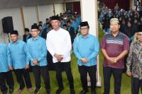 Pj Wali Kota Pariaman, Roberia, saat melepas kalifah Kota Pariaman menuju Solok Selatan untuk MTQ Nasional tingkat Sumbar ke 40, Minggu malam (10/12). (Dok : Istimewa)
