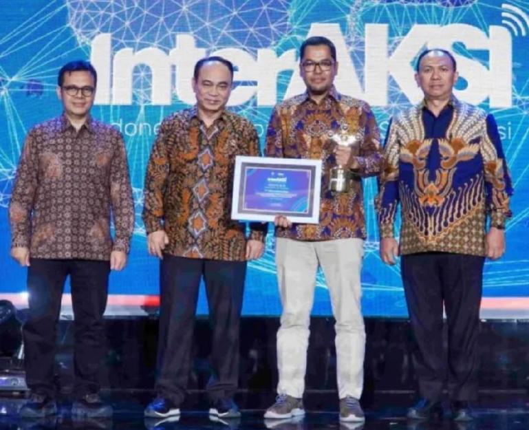 Wakil Menteri Kominfo Nezar Patria, Menteri Kominfo Budi Arie Setiadi, Direktur Keuangan dan Manajemen Risiko Telkomsel Mohamad Ramzy dan Dirjen Penyelenggaraan Pos dan Informatika Kominfo Wayan Toni Supriyanto. (Dok : Istimewa)