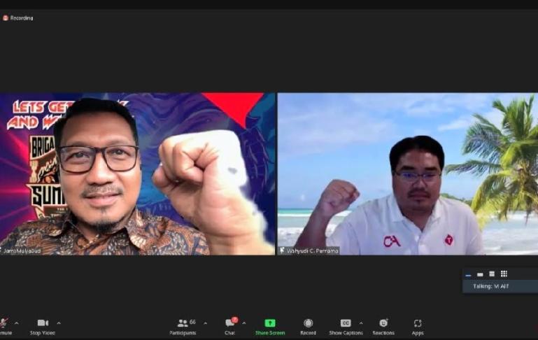 Vice President Consumer Business Area Sumatera Telkomsel Mulya Budiman (kiri) dan Vice President Area Network Operations Sumatera Telkomsel Wahyudi C Purnama. (Dok : Istimewa)