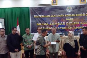 Korban Erupsi Gunung Marapi Terima Santunan