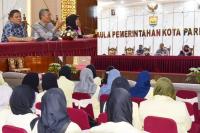 Roberia Berikan Pemahaman Hukum pada Mahasiswa Hukum UNP