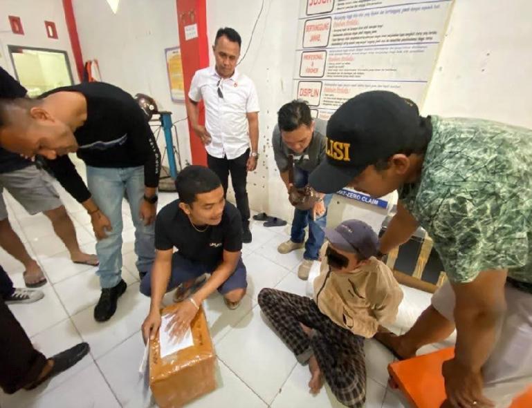 Satresnarkoba Polres Payakumbuh gagalkan peredaran narkotika jenis ganja dengan modus pengiriman melalui jasa pengiriman barang. (Dok : Istimewa)