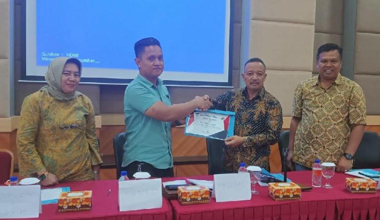 Ketua Dewan Pengawas KSPPS ini, BMT  Sonny Affandi, saksikan RAT 2023 koperasi ini di Hotel UNP Padang, Sabtu (6/1). (Dok : Istimewa)