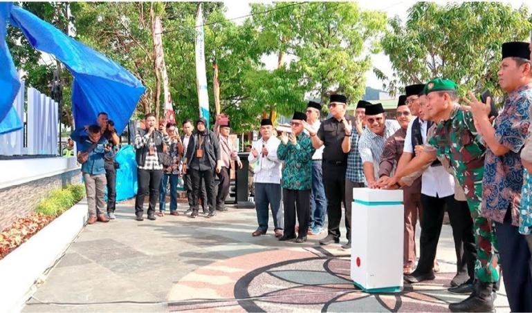 Prosesi peresmian tagline Masjid Agung Nurul Iman Kota Padang. (Dok : Istimewa)