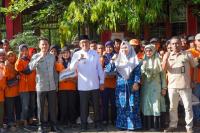 Hendri Septa Hargai Kerja Ratusan Petugas Kebersihan