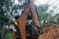 Longsor Timbun Jalan Solok-Solsel, Akses Penghubung Terputus