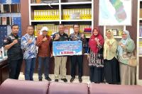 Peduli Bencana Banjir di Pessel: Bank Nagari Peduli Serahkan Bantuan Rp 50 Juta