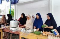 Bantu Masyarakat Terdampak Banjir di Padang: Rahmat Saleh Inisiasi PKS Sumbar Dirikan Empat Dapur Umum