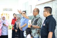 WRSE Payakumbuh Dilatih Membuat Kue