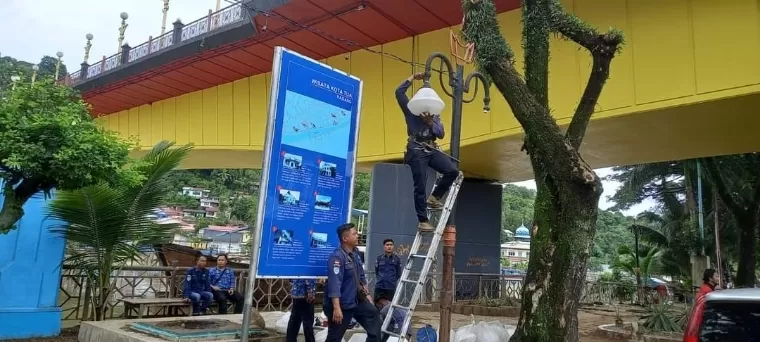 Persiapan pelaksanaan Festival Rakyat Muaro Padang ditabuh 19-21 April 2024. Facebook/Diskominfo Kota Padang