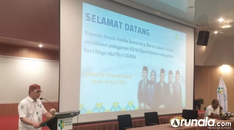 Direktur Utama RSUP Dr M Djamil Dr dr Dovy Djanas SpOG KFM MARS FISQua memberikan sambutan saat Buka Puasa Bersama Media di Auditorium Gedung Poliklinik Rawat Jalan RSUP M Djamil, Kamis (4/4). IST