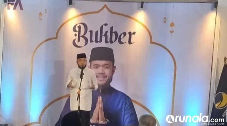 Ketua DPW NasDem Sumbar Fadly Amran saat memberikan sambutan pada buka puasa bersama Partai NasDem Sumbar dengan Media di NasDem Tower, Selasa (2/4). IST