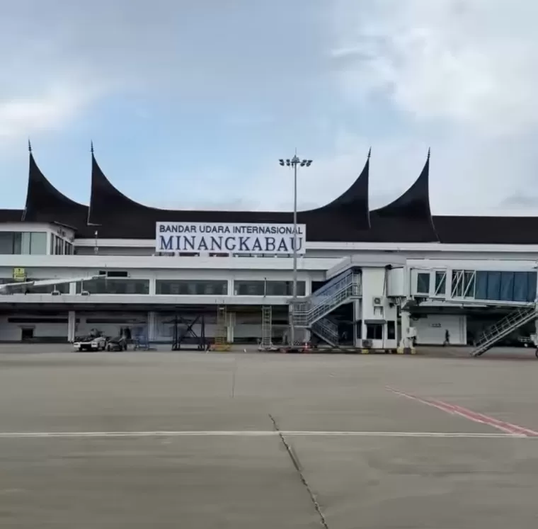 Bandar Udara Internasional Minangkabau. IST