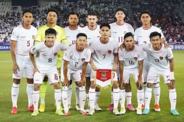 Skuad Timnas Garuda Muda yang diperkuat dua anggota Polri aktif dilaga semifinal ini melawan Timnas Uzbekistan. (Dok : Istimewa)