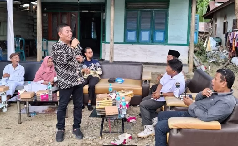 Anggota DPRD Sumbar, Suharjono berikan sosialisasi Perda Nomor 2 Tahun 2020 pada masyarakat Jorong 1 Tampang, Rao, Rabu (24/4/2024). (Dok : Istimewa)