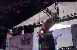 Artis Minang Fauzana Tutup Festival Rakyat Muaro Padang