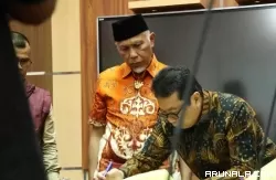 Bupati dan Wali Kota Diminta Komit Atasi Sampah