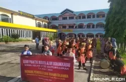 Praktik BAM, Murid SD Baiturrahmah Ikut Tradisi Batagak Pangulu dan Makan Bajamba