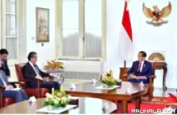 Presiden Jokowi dan Menlu Wang Yi Bahas Kerja Sama Ekonomi dan Situasi Timur Tengah