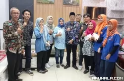 Sekretaris DPRD Sumbar Santuni 42 Anak Yatim di Lingkup Kerjanya