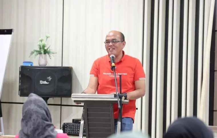 Ketua DPRD Sumbar Supardi berikan arahan kepada peserta pelatihan yang ikut program WRSE angkatan IX, di Kota Payakumbuh, Selasa (7/5/2024) kemarin. (Dok : Humas DPRD Sumbar)