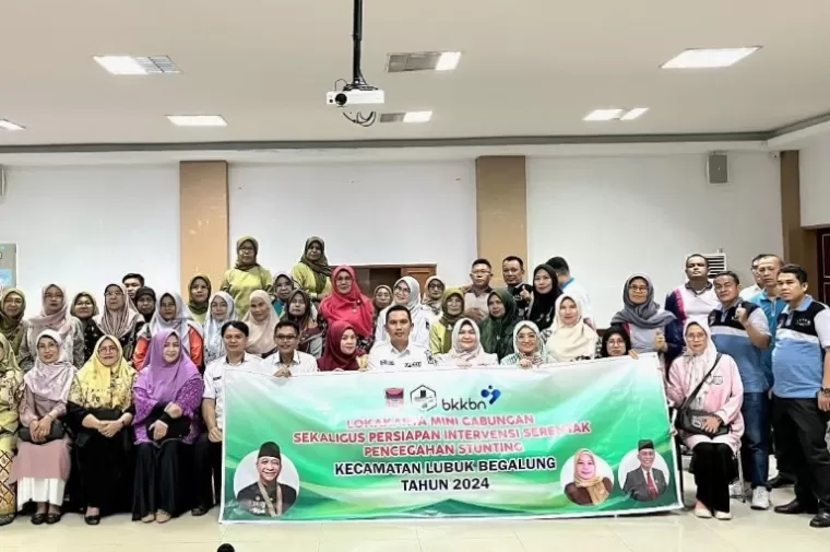 Camat Lubeg, Andi Amir bersama beserta seluruh lurah,  puskesmas dan Balai Penyuluh KB, kader KB, TP PKK, Tim Pendamping Keluarga (TPK), serta TNI/Polri, beberapa hari lalu. (dok : istimewa)