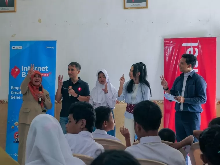 Telkomsel telah menggelar roadshow literasi digital dari SLB setingkat SMA dari 40 sekolah di empat kota, yakni Medan, Tasikmalaya, Banjarbaru, dan Kediri. IST