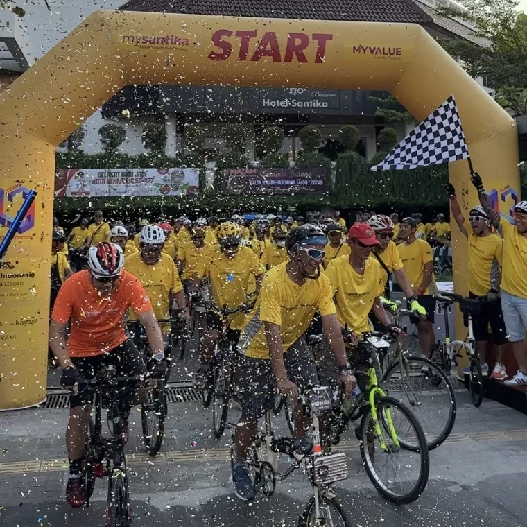 Pelepasan Family Fun Bike yang diadakan Santika Indonesia Hotels & Resorts di Kota Semarang, Minggu (19/5/2024). IST
